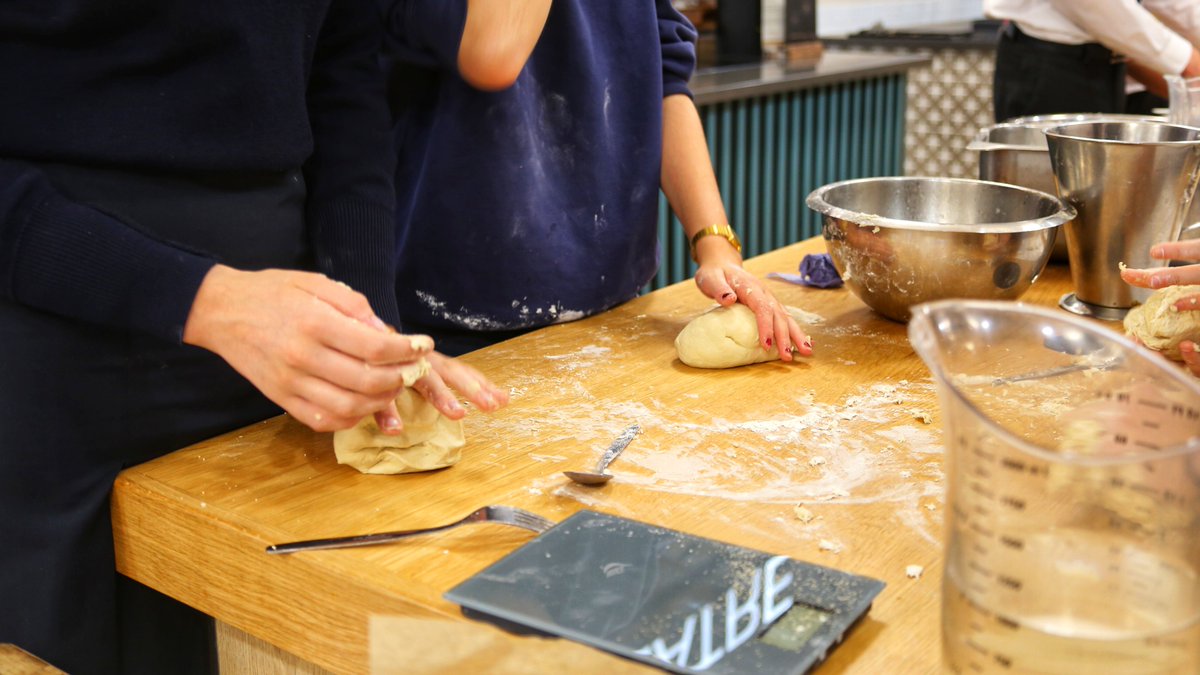 Josephmbryan's tweet image. Some great shots from last weeks cookery class as a part of @SpedeNews @SESSixthForm life skills programme. It is great for us @HolroydHowe to be able to collaborate with the school on this @ChefSi71 @JPHolroyd @chefbenji64 @OliCullers @pammybabe68 @DamianBlake4 @DanielCollier84
