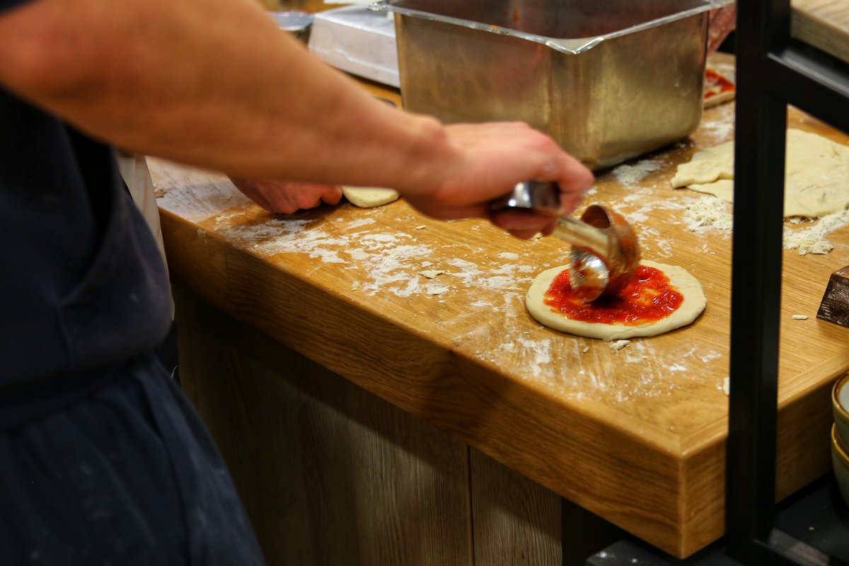 Josephmbryan's tweet image. Some great shots from last weeks cookery class as a part of @SpedeNews @SESSixthForm life skills programme. It is great for us @HolroydHowe to be able to collaborate with the school on this @ChefSi71 @JPHolroyd @chefbenji64 @OliCullers @pammybabe68 @DamianBlake4 @DanielCollier84