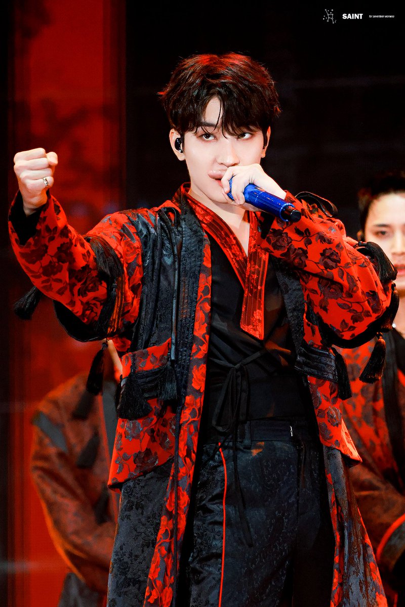 saint_ww tweet picture