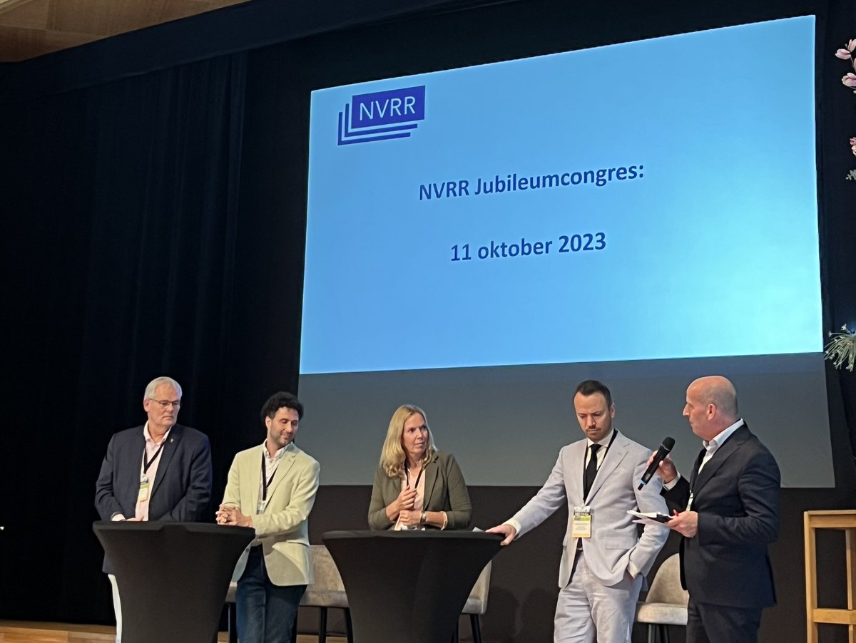 Rekenkamer is instrument van de raad maar ook een cadeau voor het college aldus <a href="/Sanderderouwe/">Sander de Rouwe</a> in panel #jaarcongres <a href="/NVRRNL/">NVRR</a> 20 jaar #hulptroep <a href="/burgemeesters/">Burgemeesters</a>