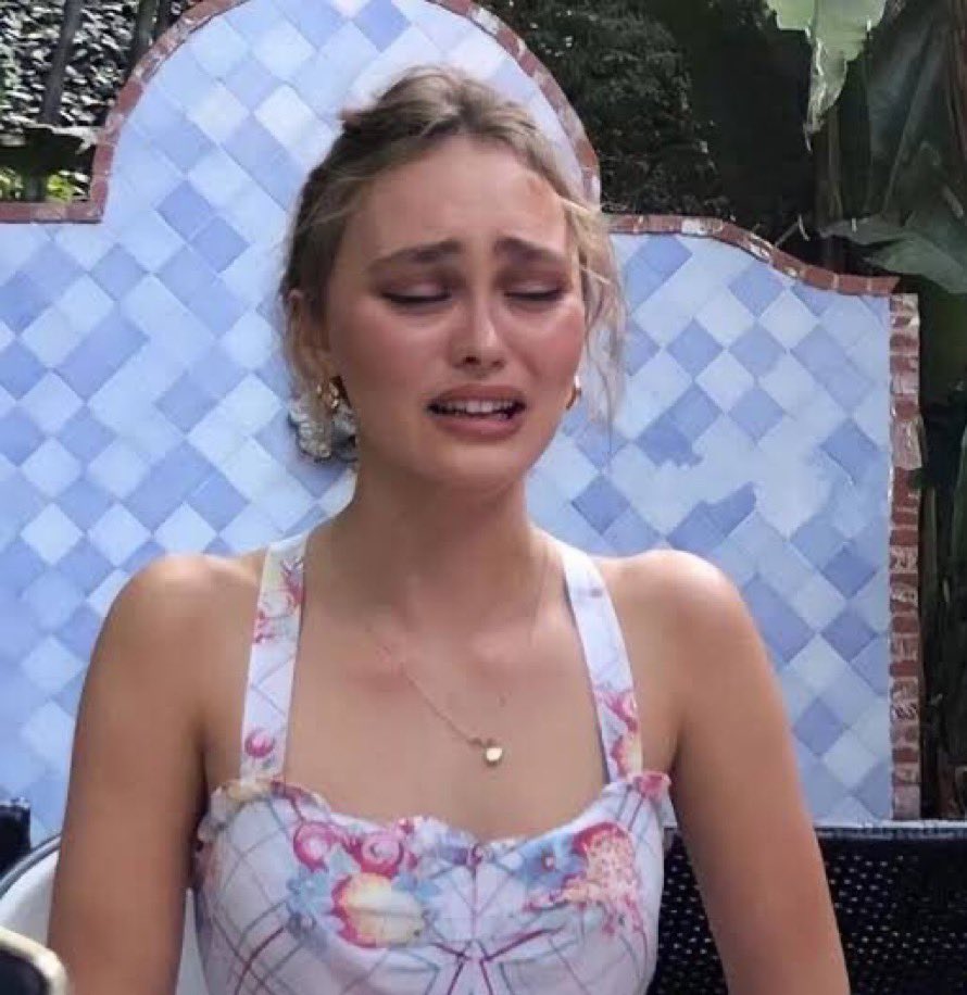 “enserio vas a llorar porque no te gusta cómo te queda la ropa?”

Yo: