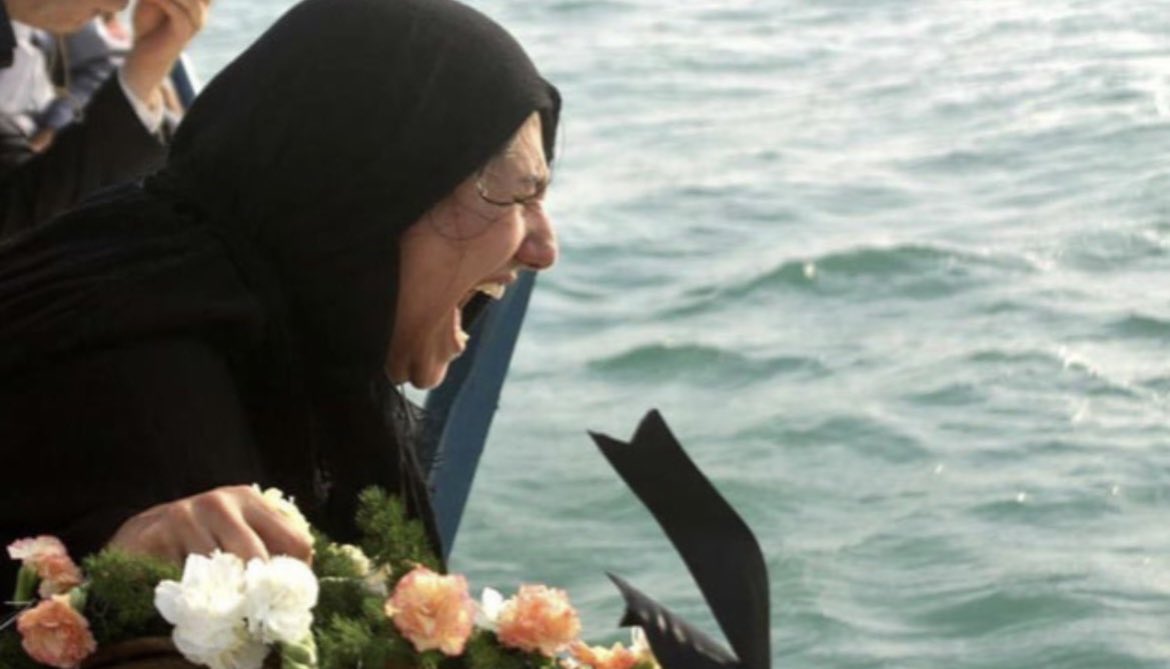 MorbidKnowledge's tweet photo. A woman mourns after the US Navy downs Iran Air Flight 655 during the Iran–Iraq War in July 1988. The passenger jet was carrying 290 civilians, including 66 children. 

The jet was shot by two SM-2MR surface-to-air missiles fired by the USS Vincennes, a guided-missile cruiser of the United States Navy.

The reason for the downing has been disputed between the governments of the two countries. 

According to the United States, the Vincennes crew had incorrectly identified the passenger jet as an attacking F-14 Tomcat, a U.S.-made jet fighter that had been part of the Iranian Air Force inventory since the 1970s.

According to Iran, the cruiser negligently shot down the aircraft, which was transmitting IFF squawks in Mode III, a signal that identified it as a civilian aircraft, and not Mode II as used by Iranian military aircraft.