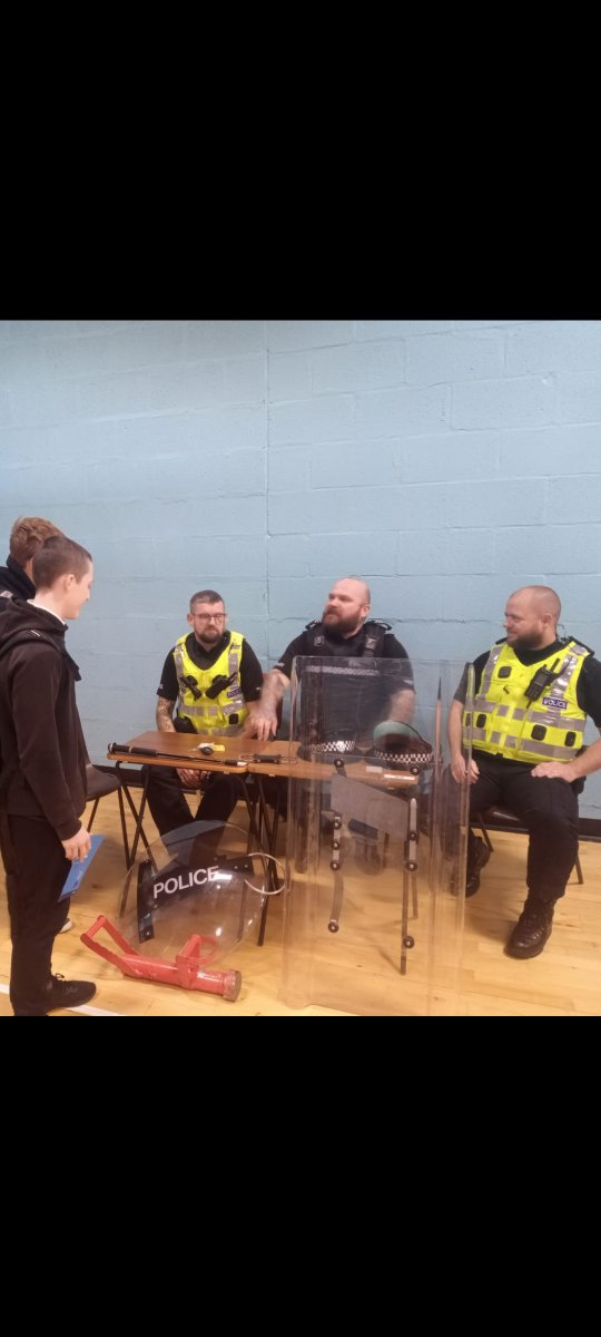 PSOSGlasgowCity's tweet photo. Definitely some future officers at the Careers Fair hosted by @drumchapelhigh. Thanks for having us. #PositiveDestination https://t.co/0Mvv9E9BHN