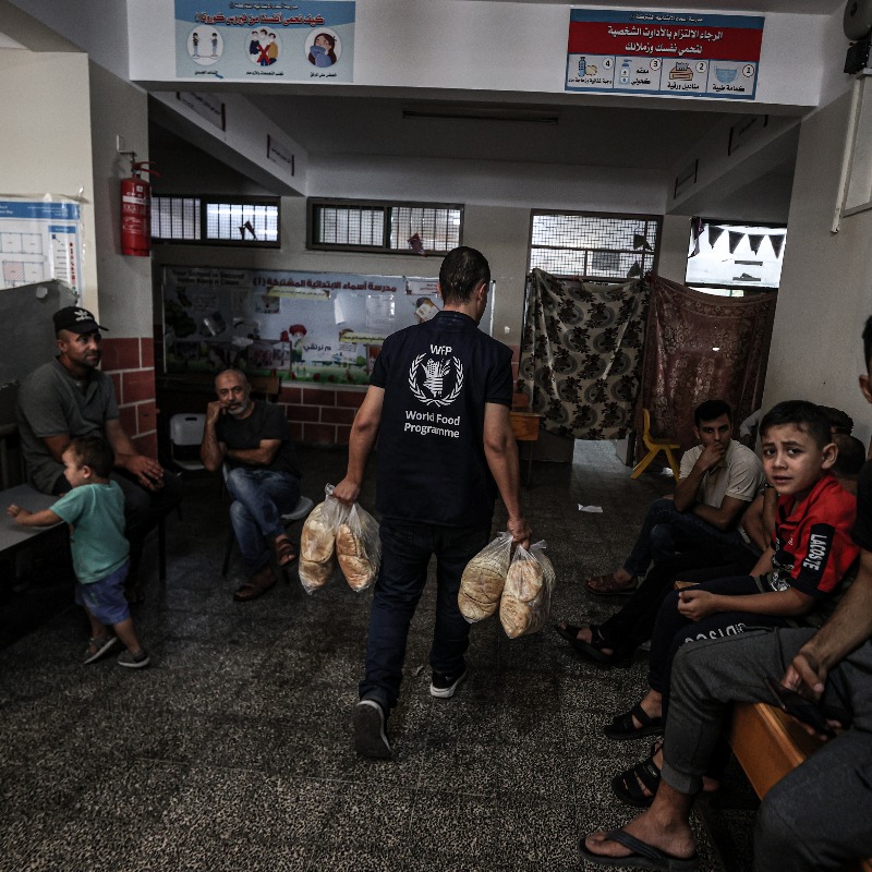 WFP's tweet photo. Food distributions are underway in #Gaza and the #WestBank in response to soaring needs after the escalation in conflict – which has seen almost 264,000 people displaced in Gaza to date.

WFP aims to provide a critical food lifeline to over 800,000 people: https://t.co/JUWltJocw7