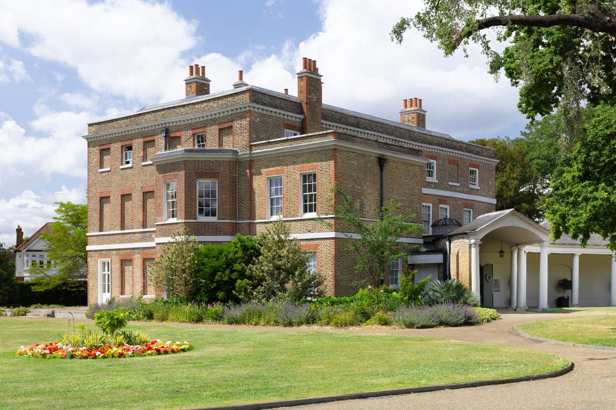 ValMansion's tweet image. Valentines Mansion is a great location for #filming &amp;amp; #photoshoots📸

✔️Striking period features &amp;amp; beautiful gardens
✔️10 miles from London by road
✔️Parking on-site
✔️Few mins walk from Central &amp;amp; Elizabeth Line Tube

Find out more vrcl.uk/3RNzyeC #filminglocation