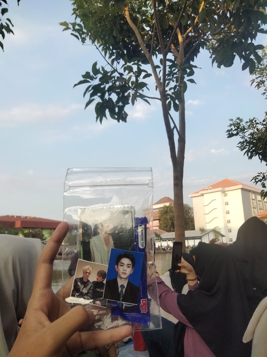 foxxies's tweet photo. happy birthday dan makasii kak @KucingnyaTen10 dapet xuxi dong🥺❤️ https://t.co/sQ9B8joAlC