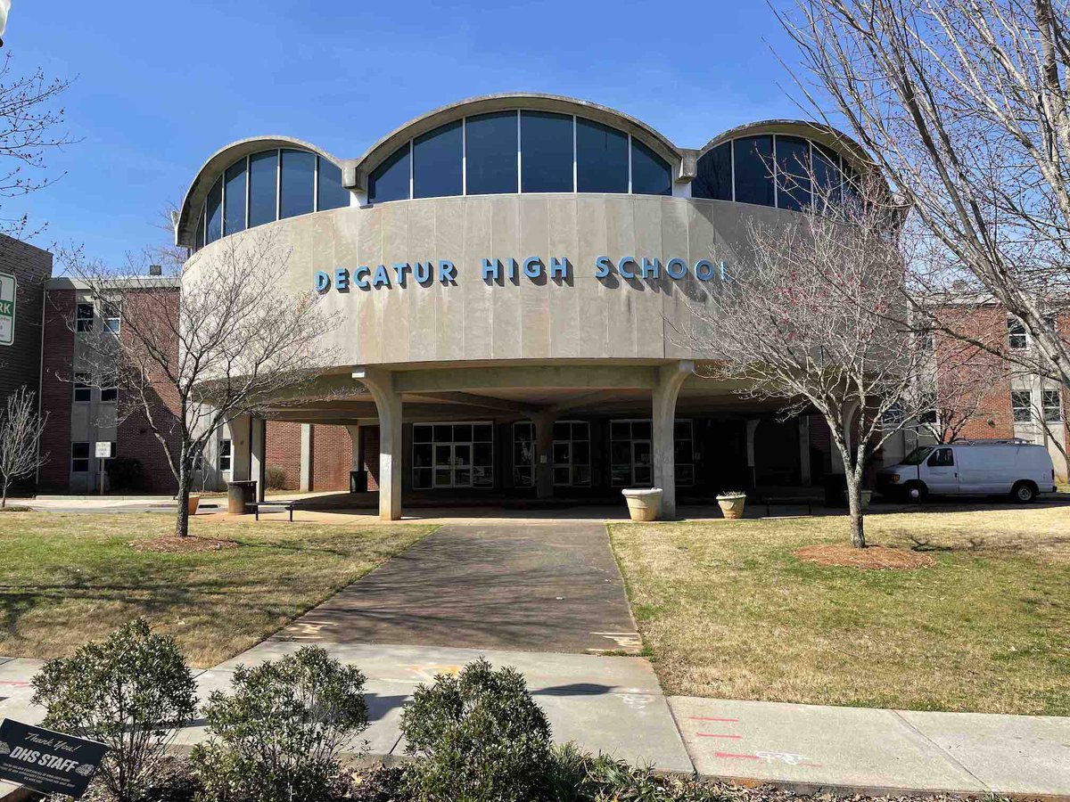 Hey CSD Decatur High School Alumni: Who's going to the DHS Homecoming Game on 10-20? If your class is planning to be there, let us know and we'll have your class buttons ready for you! Email erin@decatureducationfoundation.org. For tickets: gofan.co/event/1041465?… Go Bulldogs!