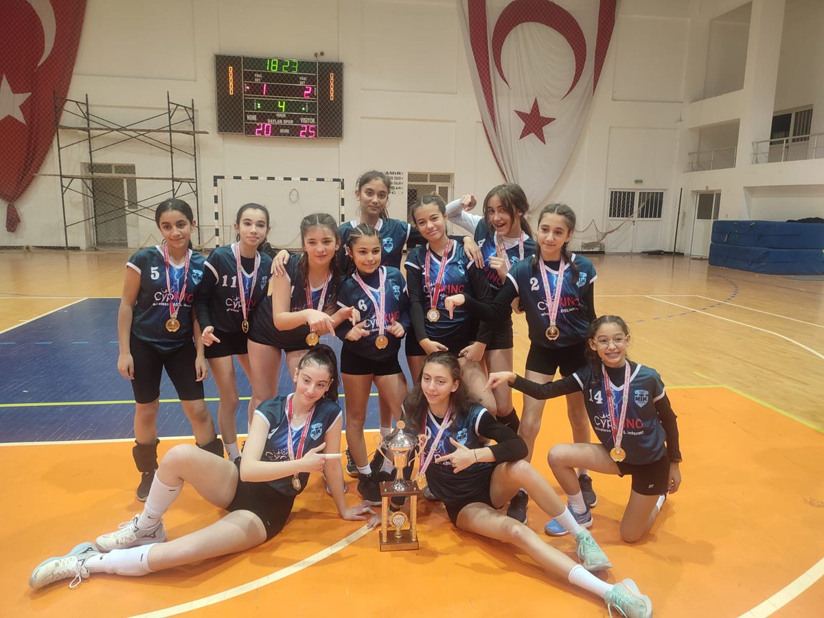 EsraOzberkman's tweet photo. Kız çocuklarının karşılaştıkları haksızlıklara dair farkındalık yaratmak amacıyla bugün dünya kız çocukları günü olarak kutlanıyor. Cehalet ve ahlaksızlık sonucu yaşam hakkı çalınan kızlarımın uğradığı haksızlığı unutturmayacağım! Hesap günü yakındır katiller #isiasortakdavamız https://t.co/yL6AfMI5k1