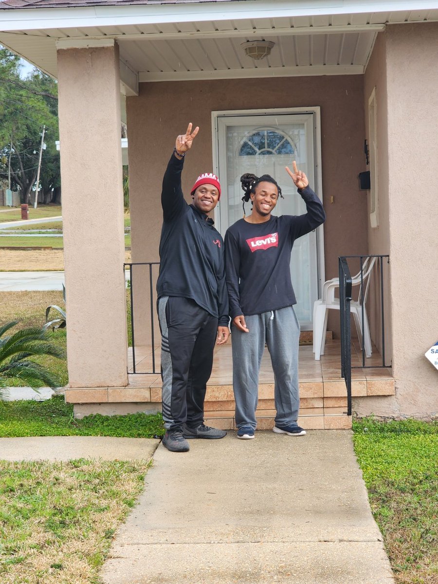 WilliamBrunso10's tweet photo. Happy 28th birthday to my son Octavius Bonham...what's understood and doesn't have to be explained...Just know I love you and I'm proud of the man you have become...God bless you ❤️✌️
#DaddyB ✊🏾 https://t.co/1xr64E5XLk