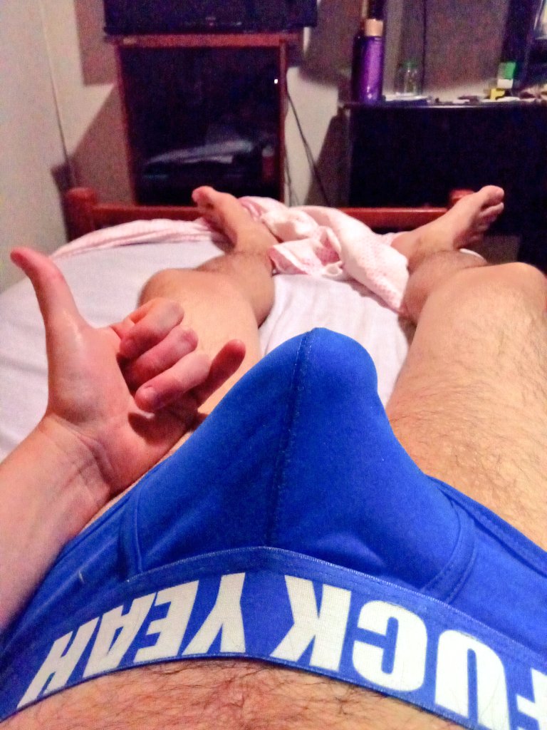 piberoshot's tweet photo. Nada más lindo que despertarse y sentir como llueve 💦 fan de los días así loco 😄 https://t.co/ZIaDeUNrnU