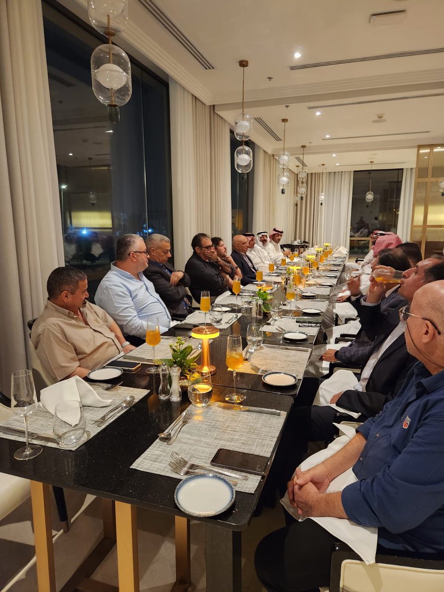 ahdaf_holding's tweet photo. حفل توديع المدير العام لشركة المخابز السعودية أ/  وليد علم الدين بمناسبة انتهاء فترة عمله بالشركة ، مع تم��ياتنا له بالتوفيق والنجاح
#أهداف_القابضة https://t.co/J0CZyBNGn7