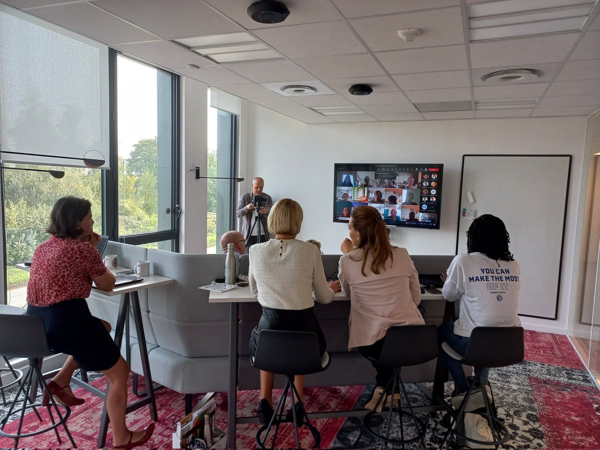 🤝 Fiers d'annoncer à nos collaborateurs le lancement de notre partenariat avec @LaCravateSolidR. Durant près d’un mois, ils et elles pourront participer en offrant des vêtements professionnels 👔👚 aux bénéficiaires de l'association #ImpactPositif