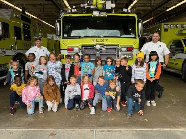 AbbeyJBolton's tweet photo. 2nd Grade enjoyed their trip to the #KentFire Station!
The students had lots of fun experiences with the Firefighters!
THANK YOU!
@CityOfKentOhio @KentSchools #DaveyDragons https://t.co/Vvx7XLVrHP