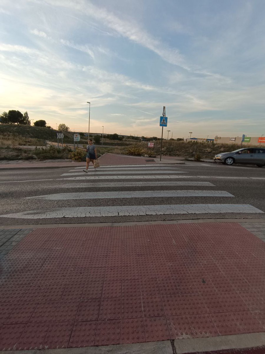 TrinidadCast_mm's tweet photo. Gracias por vuestro tiempo y por trasladarnos de primera mano las necesidades del barrio. 

Las vecinas y vecinos siempre podrán encontrar en mí, en @MasAlcorcon__ y en @AlcorconEco un espacio de diálogo y encuentro para seguir avanzando siempre hacia un #Alcorcón mejor. https://t.co/R3EkVGRh6N