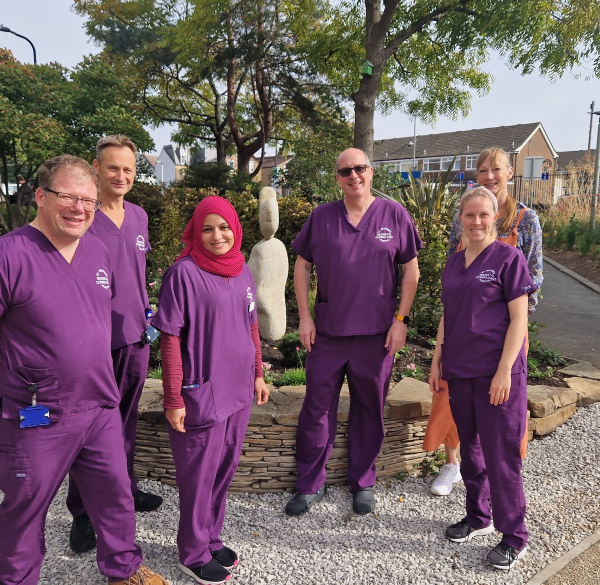 Thank you @FirstTouchNNU @PCollinsDesign and the amazing gardening team @StGeorgesTrust for refurbishing this wonderful space. Plenty of patients enjoying the garden today. NNU consultants popped out to celebrate and say 'thank you xx'