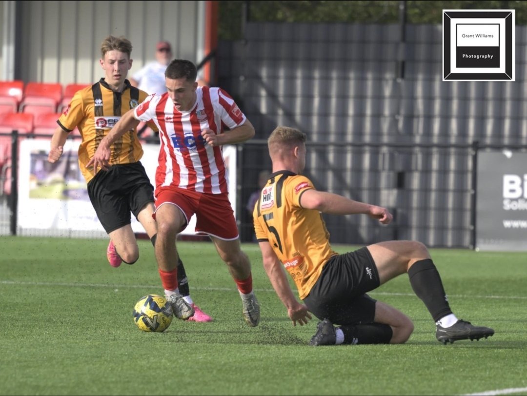 Bowerspitseafc's tweet photo. Four from last weekends 3-2 win over @stowtownfc. 📸 @GrantWilli80351 #UpTheBowers 🔴⚪🔴⚪ https://t.co/VKeKnJt67l