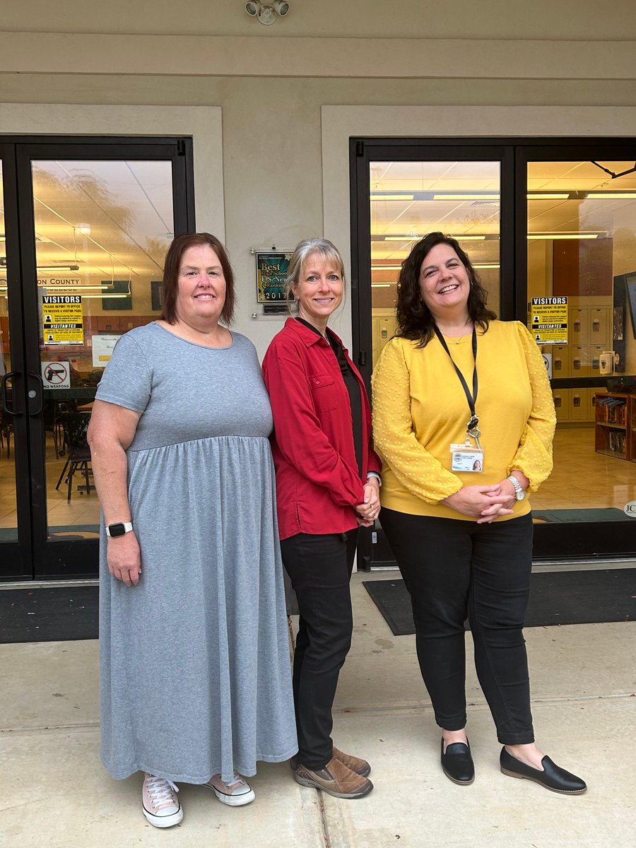 jcpsnc's tweet photo. Jackson County Early College staff have started welcoming students each morning with fun music and smiles! #jcpsnc #ThriveJCPS #jcec https://t.co/fW0C8UCdzY