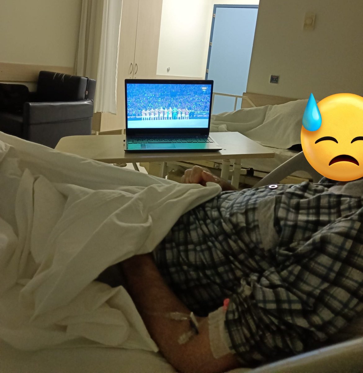 Canımı Ciğerimi Babamı Kaybettik... 🥺

Ben kiminle Galatasaray maçlarını bakacağım, kiminle maç sonu yorum yapacağım... Dayanacak dalım kırıldı. Rabbim mekanını cennet eylesin. Karıncayı dahi incitmedin. Elimden geleni yaptım olmadı, başaramadım babam🥺🤲