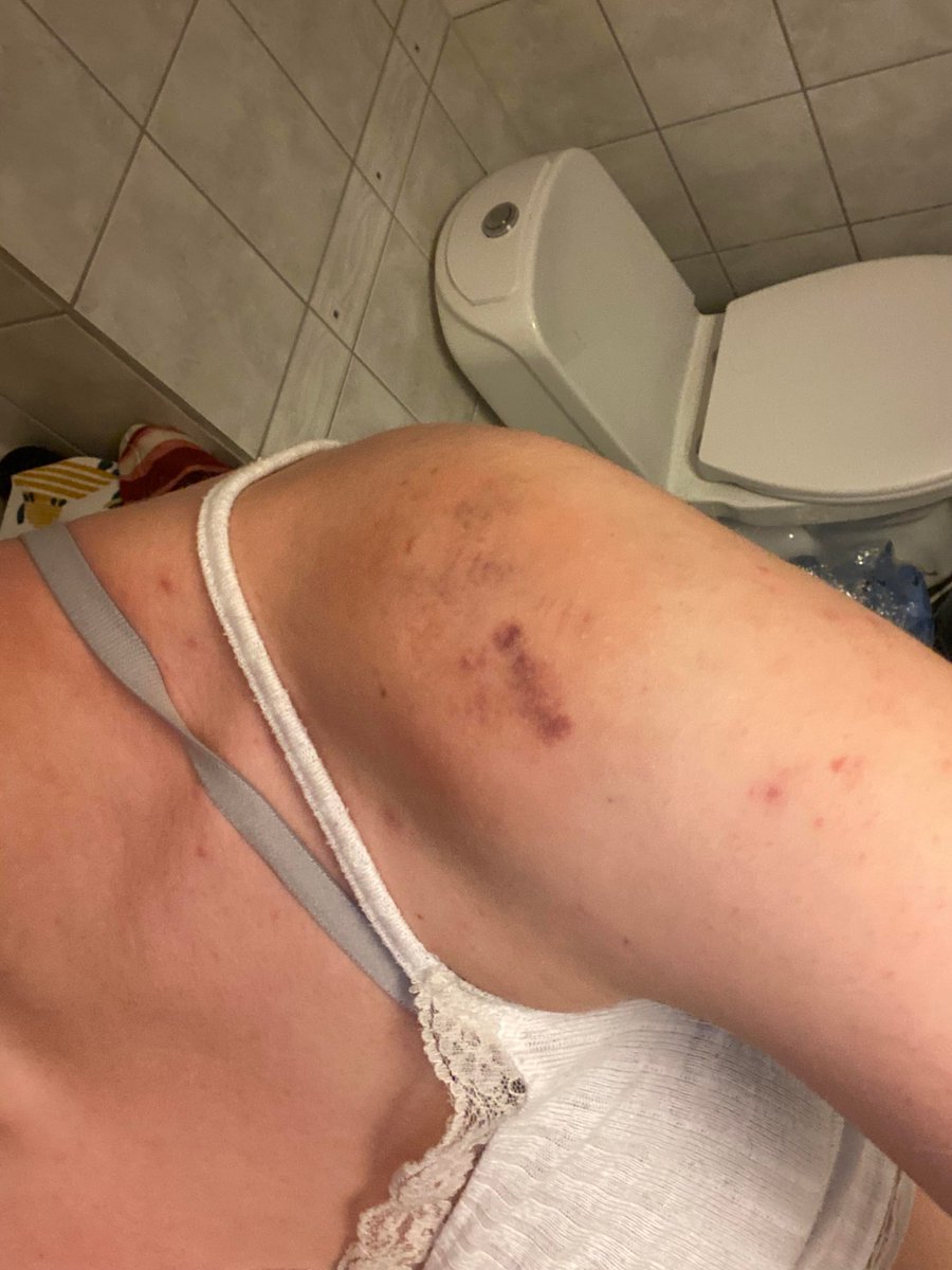 En 56år gammel mann angrep min datter på jobb og slapp unna med det. En tråd (1/12)