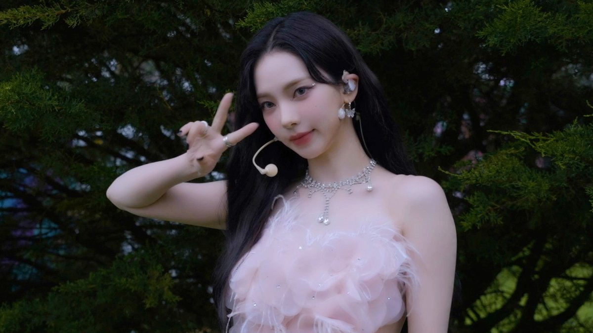 제가 진짜 시구하는 게 꿈이었거든요⚾️☁️  |  aespa Yankees + Gov Ball + Outside Lands Behind

youtu.be/lE5qL0Rq67I

#aespa #æspa #에스파
#Yankees #NewYorkYankees 
#Govballnyc #OutsidesLands 
#NewYork #SanFrancisco #Behind