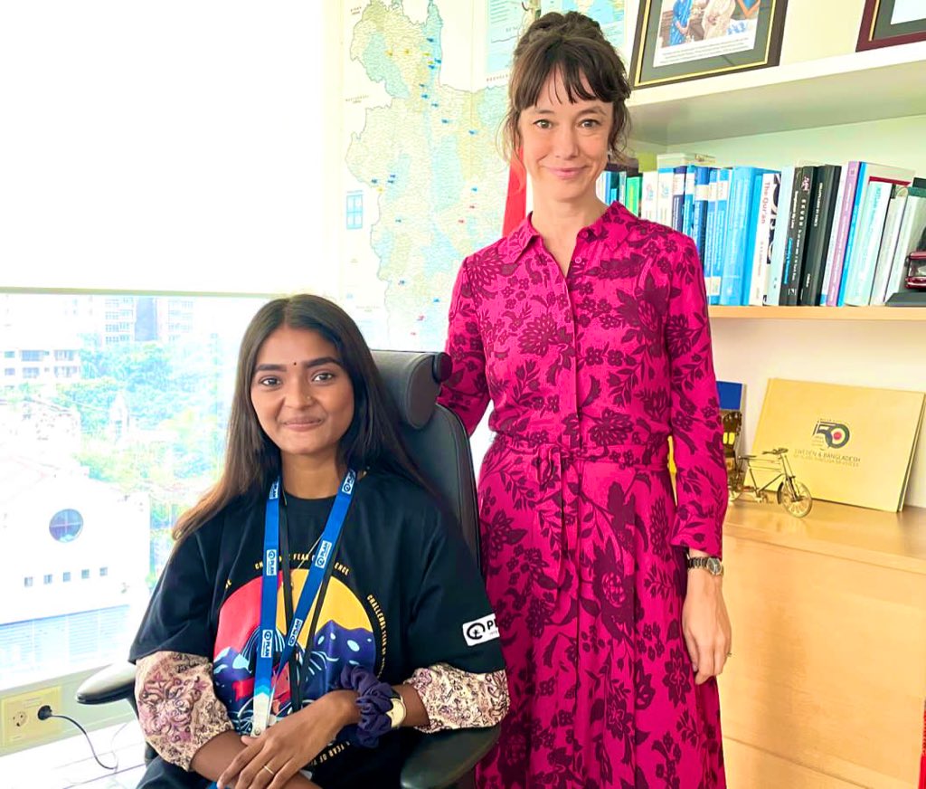 Hi! I’m Sanjana, the 🇸🇪Ambassador for today! As I take over the position, I want to speak loud so that everyone can hear us. I encourage all girls to confront #GenderDiscrimination, & break social & economic barriers. Bcoz our voice matters! 

#GirlsTakeover #IDGC2023 #GirlPower