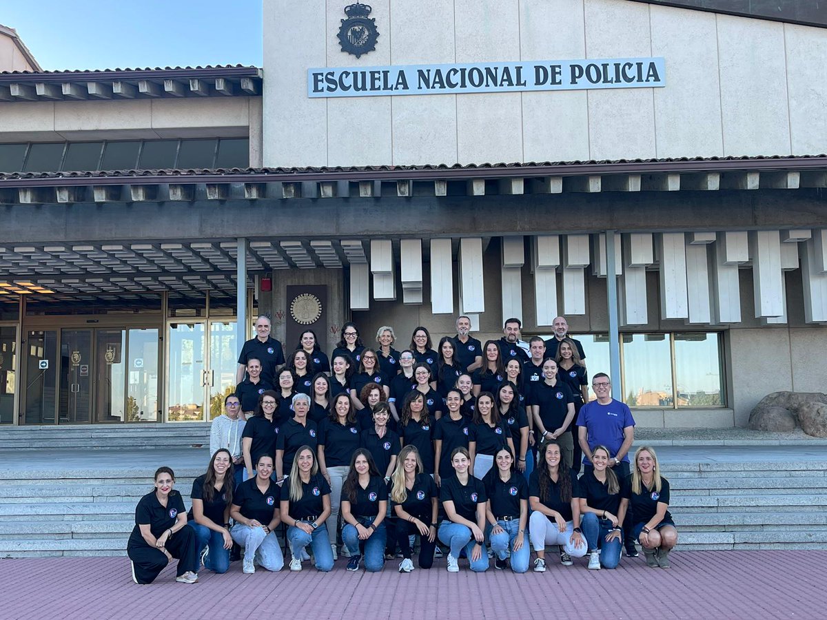 C1b3rWoman_'s tweet photo. ¿Quién dijo que no se puede aprender y pasarlo bien?? #C1b3rWoman ha  marcado un antes y un despues, Hasta la próxima  edición, seguimos 💪
@PoliciaEscuela @Extreme_Spain @Neoris_esp @Women4Cyber_SP @INCIBE @AJPNE @FundlaCaixa @HackbySecurity https://t.co/CrY7m2O5sf