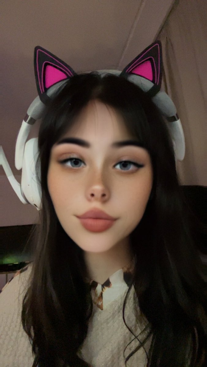 Lotteeeeh's tweet photo. New style, WHO’s this?🥸🥸 https://t.co/6FVXWciiL9