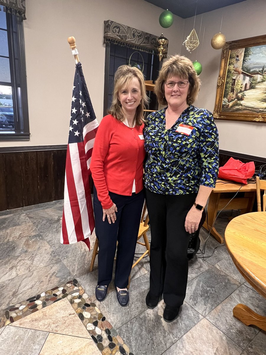 We had a Full House last night at @LincolnCntyReps October meeting! With Emma Danahy <a href="/TPUSA/">Turning Point USA</a> and Mary Adams LC PVA and special guest Senator Brandon Storm and his family also joined!