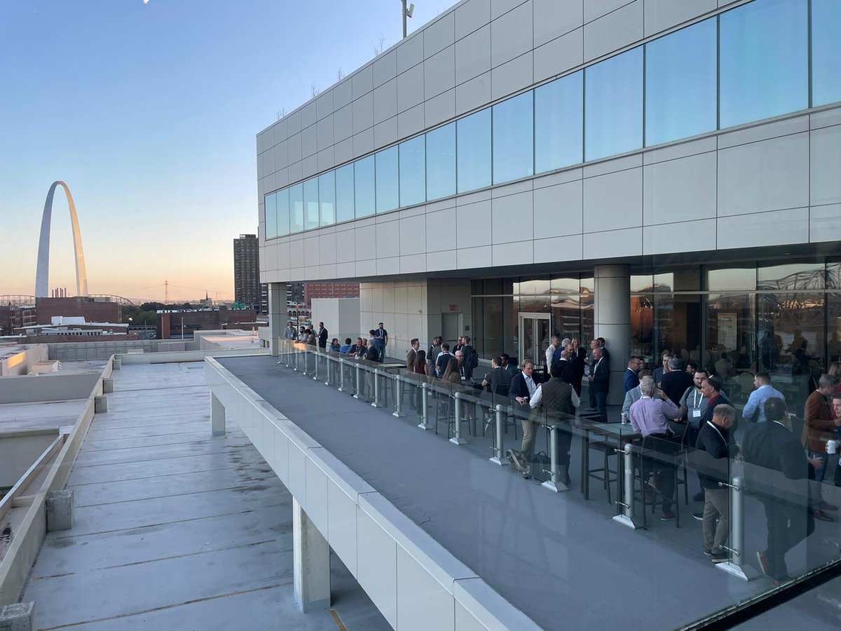 ambiogascouncil's tweet photo. Last night at #BUSINESSOFBIOGAS, attendees networked during our Hospitality Suite #HappyHour, and enjoyed a beautiful sunset view of the St. Louis Arch! https://t.co/EFAATINNMN