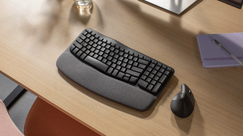 Mac4ever's tweet photo. Logitech veut démocratiser le clavier ergonomique avec le Wave Keys
https://t.co/Pdcgtj2633
 #Mac4Ever #ClavierErgonomique #Logitech #WaveKeys https://t.co/tFyTgJQFrW