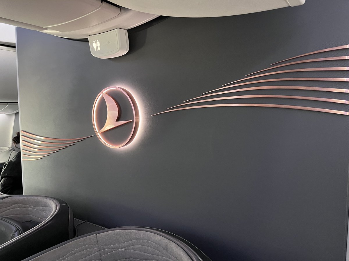 PBARGIBANT's tweet photo. Prestation très correcte avec @TurkishAirlines pour ce retour depuis @igairport vers @ParisAeroport cabine confortable d’un gros porteur @B787fans c’est à lire ici sur @flight_report #avgeek #travelphotography #aviationlovers #lifestyle https://t.co/6HSxMH1SVu https://t.co/PlXEUw8xur