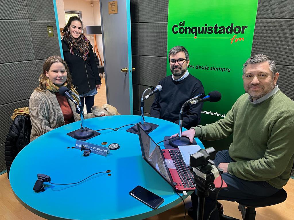 En breve nuestros directores @PabloMarshall8 <a href="/mfho/">florencia Herrera</a> en #ElConquistadorValdivia conversando sobre el Seminario sobre Representación política de la discapacidad de este jueves en <a href="/derechouach/">Derecho U. Austral de Chile</a> 👉 emisorasenvivo.cl/299-el-conquis…