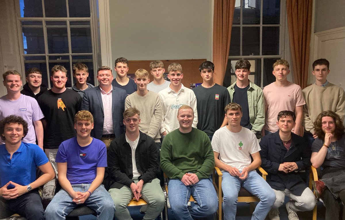 KieranSparling's tweet photo. A gathering of Old Boys from Glenstal Abbey School currently in Trinity College Dublin last evening. The Classes of 2018-2023 were all represented. Thanks to Fr. Luke Macnamara OSB for organising #Pax #RavensFlyTogether https://t.co/Gqmvh2FMs0