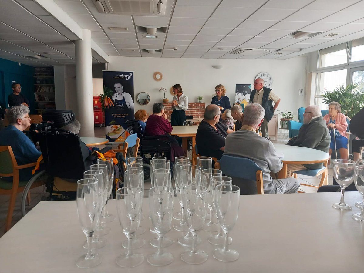 ch_compiegne's tweet photo. Retour sur l'inauguration de la nouvelle cuisine de l'EHPAD de Beaulieu-lès-Fontaines. 
2 ans de travaux et 1,8 M € de budget avec le concours de @CD_oise, ce projet permet de travailler davantage les produits frais pour améliorer la qualité des repas pour les résidents. https://t.co/EYNubEKQyd