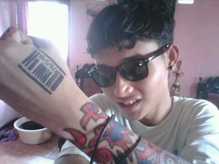 Saya pernah punya tato tapi luntur 🥺