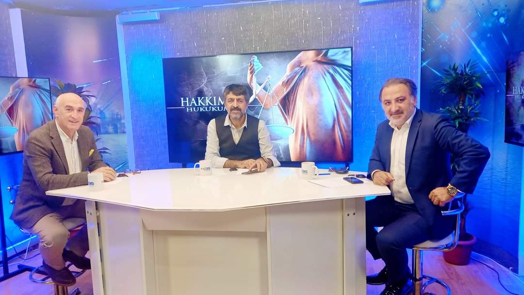 alieyce's tweet photo. 📌 #HakkımızHukukumuz programında bu hafta "Nafaka" konusunu ele aldık. Değerli bilgilendirmeleri için Avukat @avukatyusufakin
ve Avukat @AykutDikencik e #TR35 izleyicileri adına teşekkür ediyoruz. https://t.co/nUAqEQ15ld