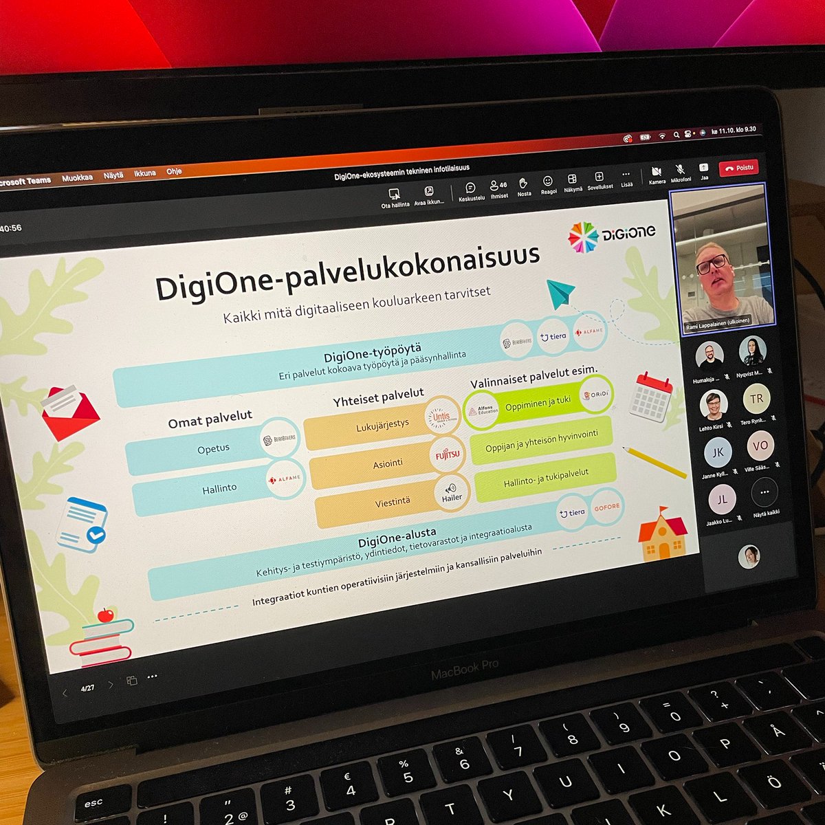 DigiOne tarjoili tänään tiiviin infopaketin palvelun- ja sisällöntuottajille. Teknisen infotilaisuuden aiheina oli mm. OneRoster ja Edustoren kilpailutus. Tilaisuudessa esitetyt kysymykset tullaan julkaisemaan DigiOnen verkkosivuilla.

#DigiOneFi #oppiminen #ekosysteemi #edtech