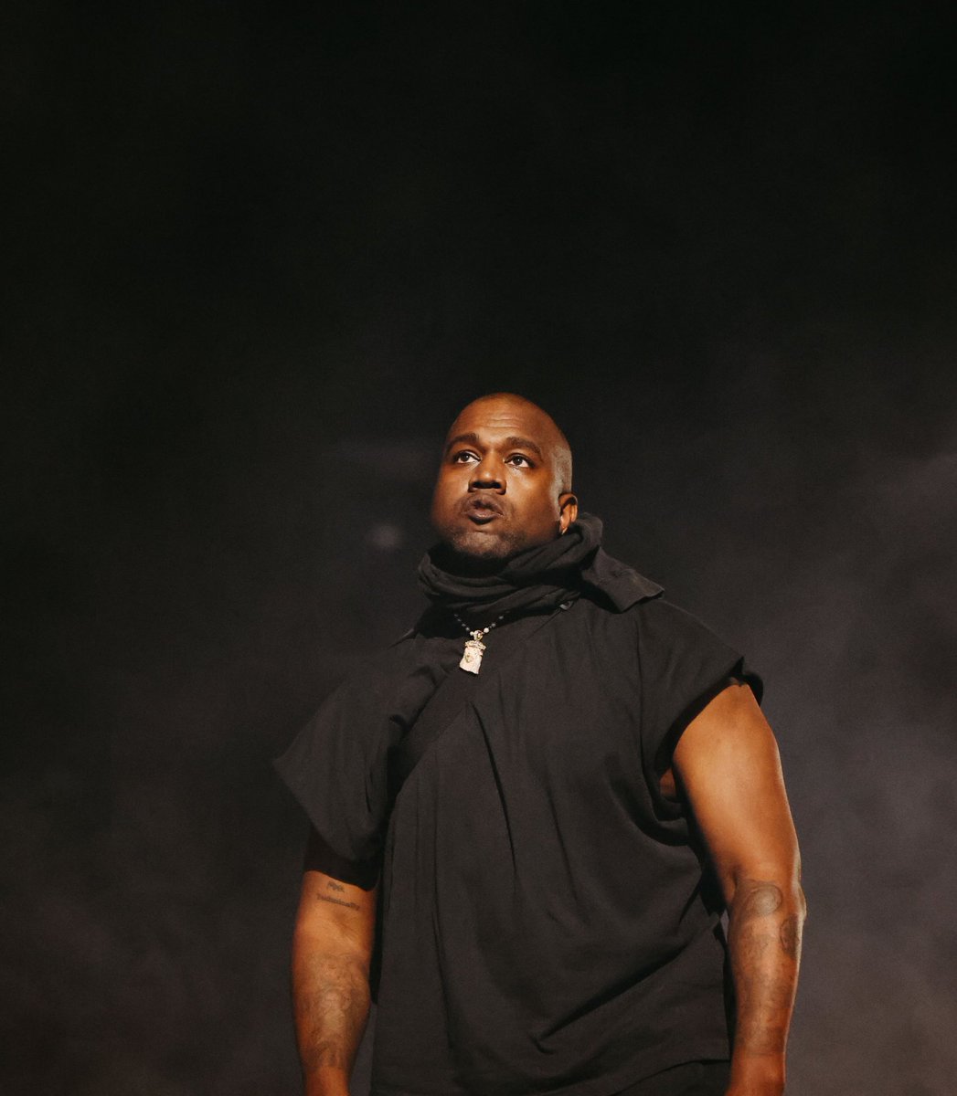 nfr_podcast's tweet photo. Update: Kanye West’s will hold a listening party at the RCF Arena on October 20th  👀

“He will be at Campovolo on Oct. 20 to present his new album at the RCF Arena”

This will be to unveil his new album in front of 80,000 people! https://t.co/CGxnql9dsu