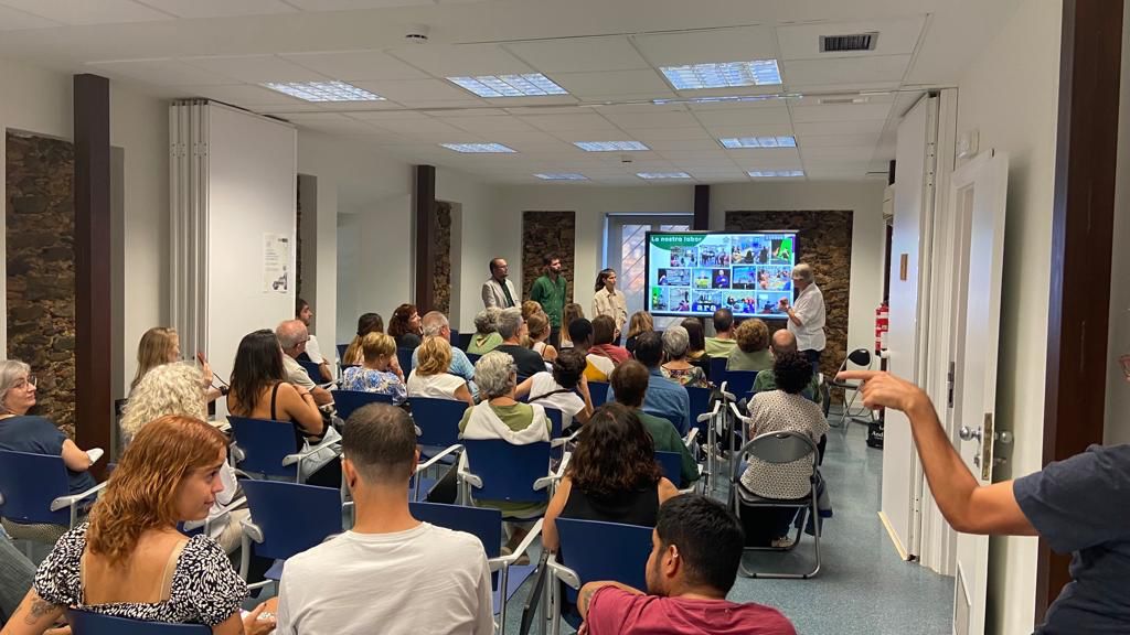 🔝Divendres passat, #laifarilsc va organitzar la seva presentació a #LaInnoBAdora+ de @barcelonactiva.

✌️És una organització incubada amb la finalitat d'impulsar la llengua de signes en català amb formacions i fomentar l'autonomia de les persones sordes.

laifari.cat/es/inicio/