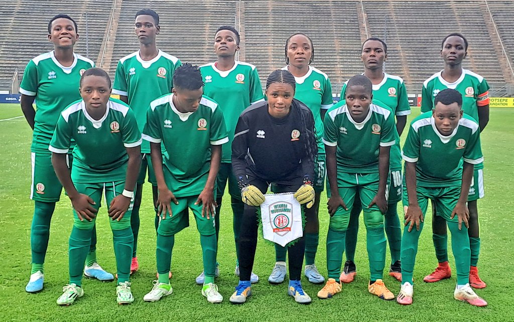 SAFA_net's tweet photo. The official team photos for the 
FIFA U20 Women's World Cup 2nd leg qualifier 

🇿🇦vs🇧🇮

🕙15h00

📺 @Official_SABC1 https://t.co/5DdeSEtGEH