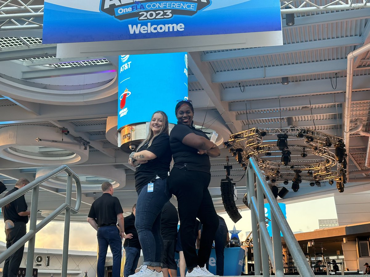 Sara_M_Morgann's tweet image. Happy birthday to these two amazing leaders!! I hope it’s the best day for you both! @jemeFL @CoraWilson2011 #KAMO #OneFLA