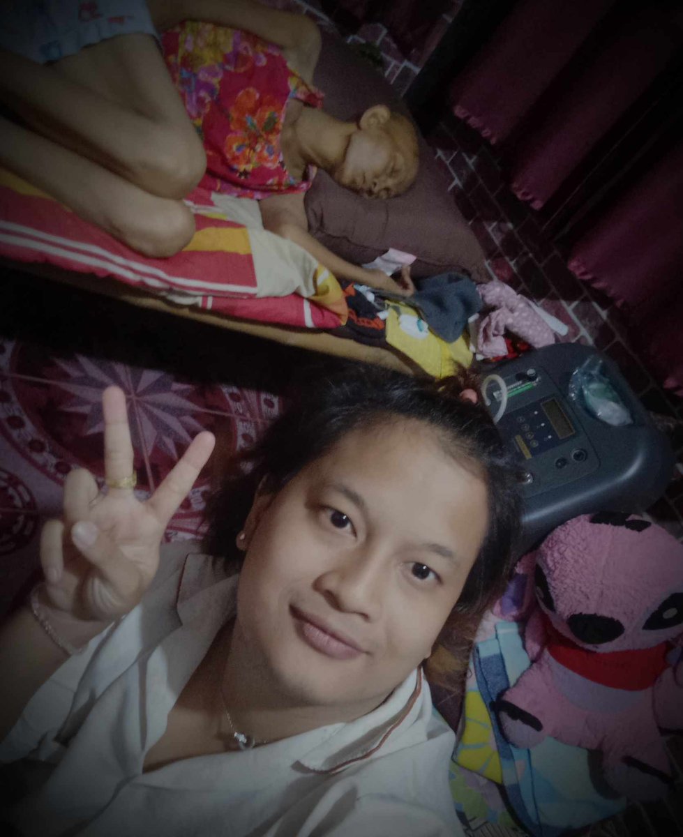 pim_pim68's tweet image. ช่วงนี้ขออภัยด้วยถ้าไม่ได้ตอบแชทใครต่อใครนะพอดีอยู่เฝ้าแม่ป่วยอย่างใกล้ชิด บ้างครั้งต้องใส่เครื่องออกซิเจน ค่ะ
#ตอนเราว่างก็ไม่ค่อยมีคนนัดพอเรามีภาระกิจต้องดูแลแม่ป่วยอยู่ทักกันมากันจัง 
#เดี๋ยวพอเราไม่ตอบเดี๋ยวก็หายิ่งไม่ค่อยตอบแชทบ้างเลยกรุณาอ่านที่โพสต์
🙏💚