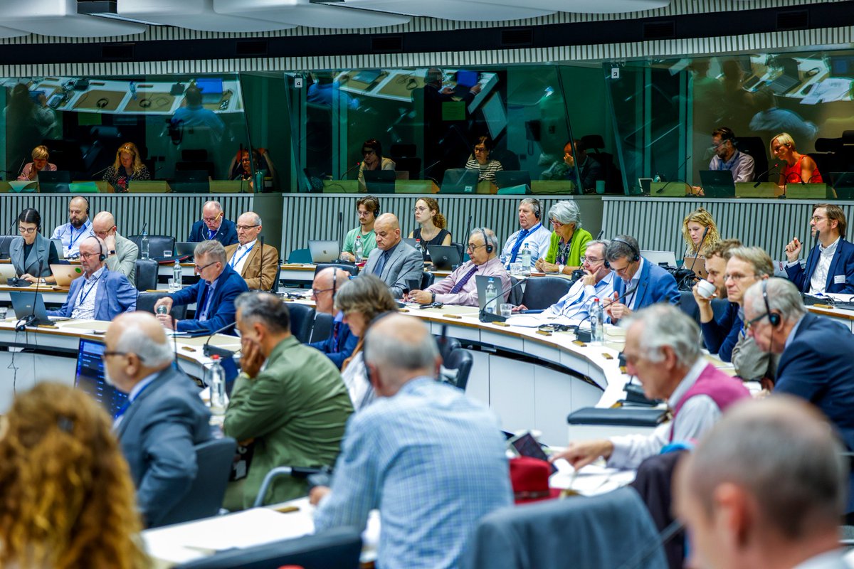 This event is the 1st of our Green Dialogues, which will enable us to engage fully &amp; directly with citizens, civil societies &amp; stakeholders. We want to cultivate &amp; strengthen public support for #EUGreenDeal. <a href="/EU_EESC/">European Economic and Social Committee</a> has always been an excellent forum for dialogue.
<a href="/MarosSefcovic/">Maroš Šefčovič🇪🇺</a>