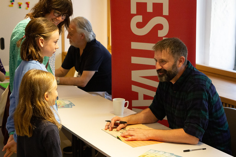 ⭐️ We stepped into Ancient Rome last weekend with award winning author @chaestrathie who told us all what it might have been like to grow up in Rome (hint: it wouldn’t have been pretty)! From washing your clothes in wee, to eating dormice and much more! 🤢 #BathKidsLitFest