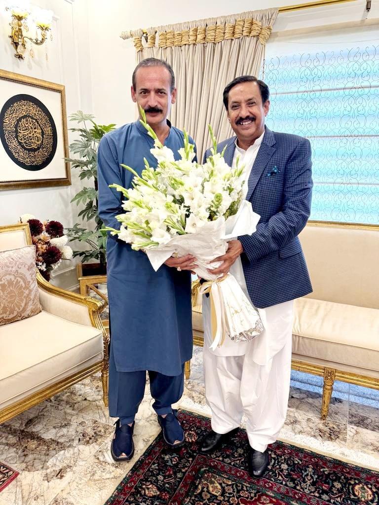 chaillianwala's tweet photo. اسلام اباد ۔ضلعی صدر مسلم لیگ ن  چوہدری مشاہد رضا کی سابق ممبر  اسمبلی چوہدری  ناصر اقبال بو سال  سے ان کی رہائش گاہ پر  اہم ملاقات۔  اللہ تعالی ان کو جلد صحت یابی عطا فرمافرمائیں ۔امین https://t.co/XVBJ5n2oJQ