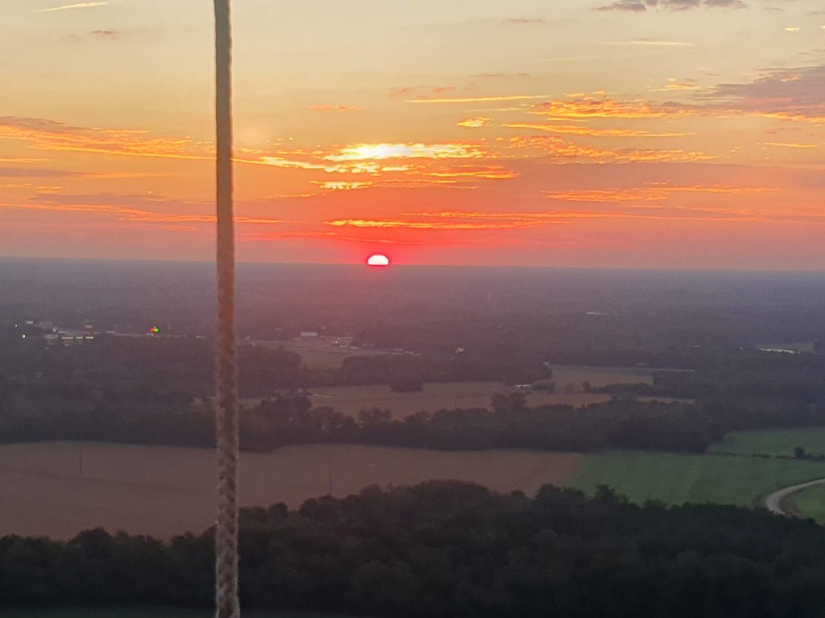 #GordonBennett Update as of 7:00am 10/11/2023 MDT: Team FRA-2 and GER-1 are battling for the winning spot as they approach Fayetteville, North Carolina. The Atlantic coast is near! The end is in sight! But who will fly the farthest? Live tracking at buff.ly/3LOdw7J