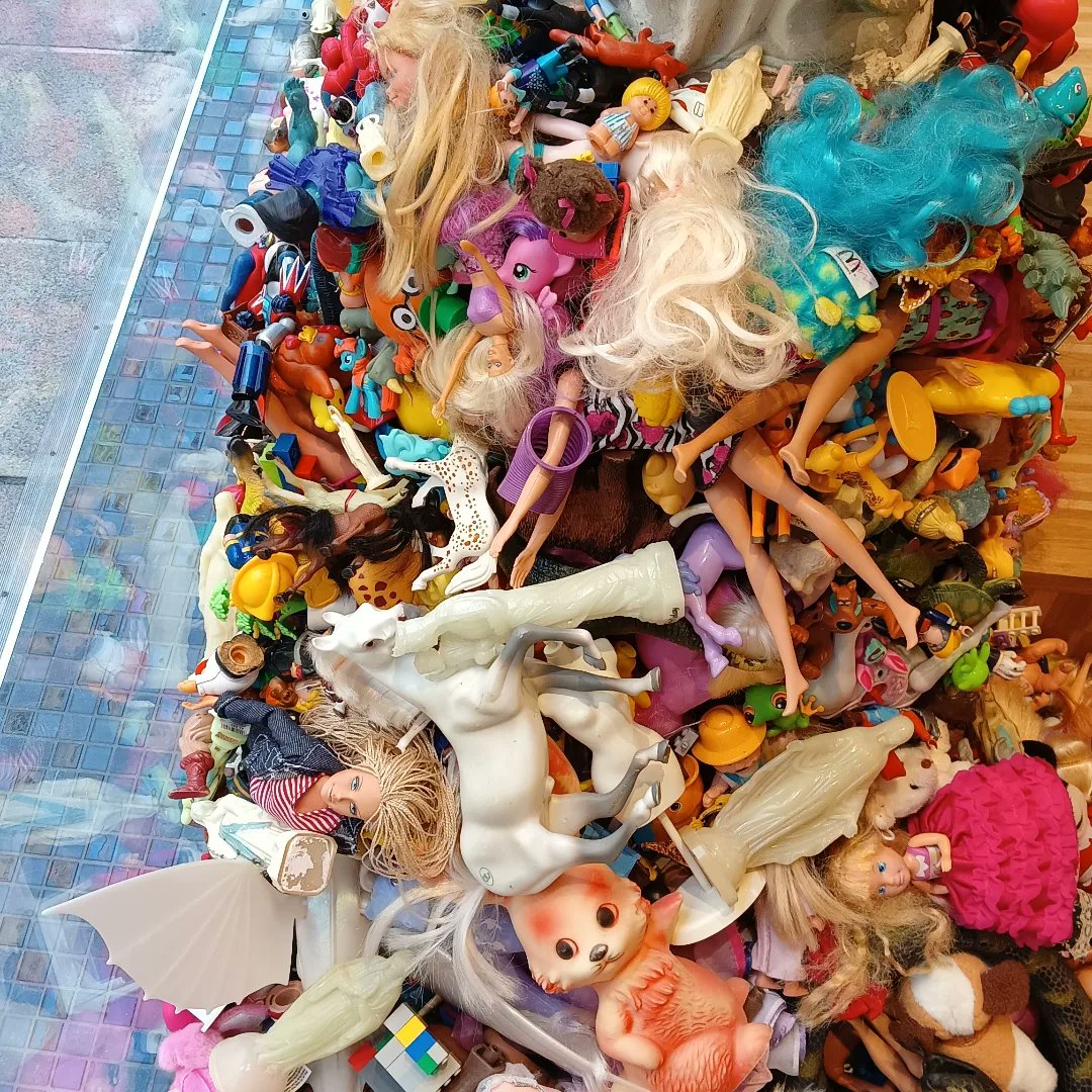 Range ta chambre ! Une installation pour vous donner envie de rentrer dans l'Expo qui a lieu à la <a href="/AlbaneGalerie/">GALERIE ALBANE</a> jusqu'au 28 octobre !