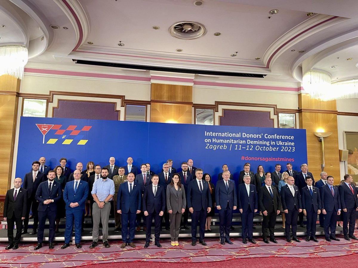 MWlachovsky's tweet photo. 174000 sq km of #Ukraine is mined - 2x territory of Austria or almost 4x territory of Estonia!  #Slovakia 🇸🇰 is contributing to 🇺🇦 demining efforts. During conference on Humanitarian Demining in #Zahreb 🇭🇷 I confirmed our assistance package for #Ukraine &amp; appropriate training. https://t.co/QNsXFgVuG9