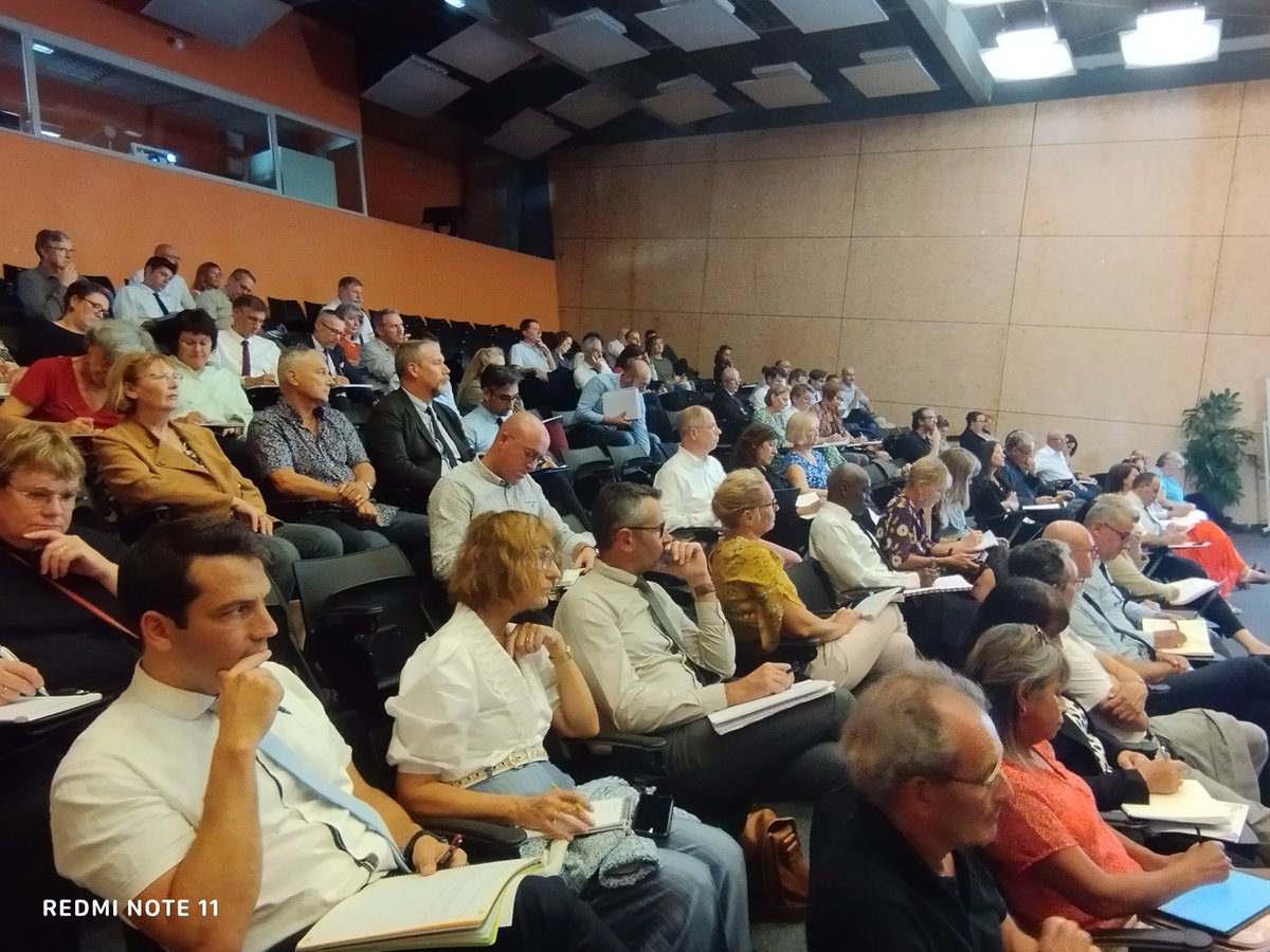 dsden16's tweet photo. #securite | Les infractions en milieu scolaire au coeur des préoccupations des services de l'État. Intervention de Mme la procureure devant les chefs d'établissement pour évoquer les dernières mesures interministérielles et échanger sur les difficultés rencontrées. #harcelement. https://t.co/IYRCM7A6SV