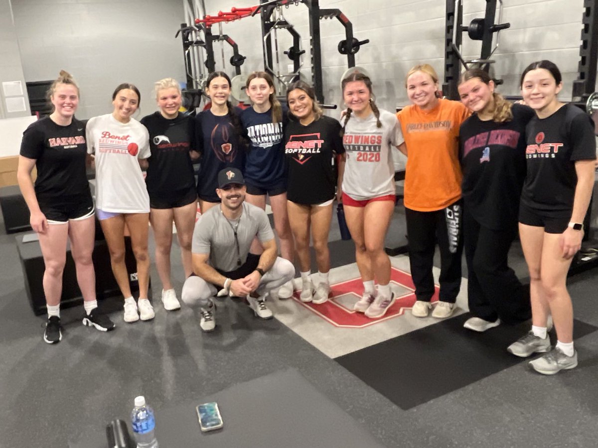 BenetSoftball's tweet photo. Great first day of lifts this morning! Hoping for an even better turnout Monday (10/16) at 6am!! Get there.
#stateisfate #lurkingjerbear #morgan #4A https://t.co/JxwmPW3QFM